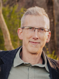 Photo of LENS Neurofeedback Therapist Jeremiah Steinhauer smiling